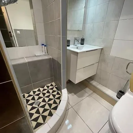 Maison En Plein Centre-ville Apartman *